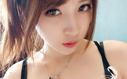 小女巫露娜 黑色吊带裙[36P-118MB]